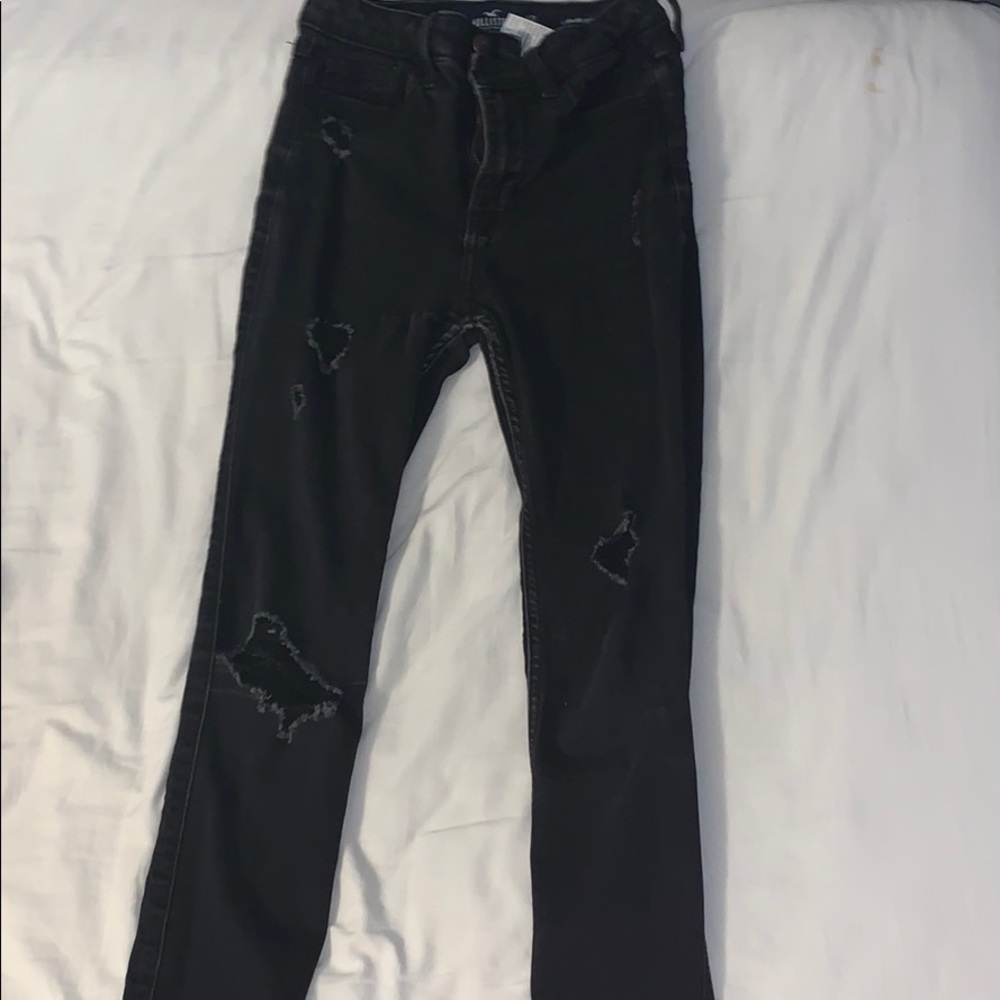 black hollister ripped jeans